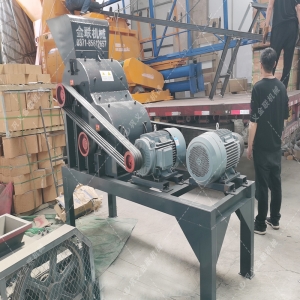 46小型雙級粉碎機發貨圖片_發往甘肅慶陽（yáng）_破碎煤