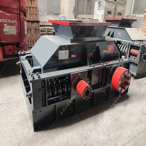 2PGC900X900雙（shuāng）齒輥破碎機發貨圖片_發往內蒙（méng）古烏海_粉碎煤