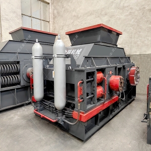 1200x800型液壓對輥製（zhì）砂機發往烏魯木齊 鵝卵石（shí）製砂
