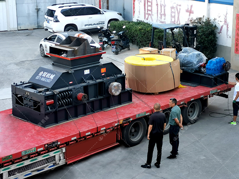 2PG1200x800半自動(dòng)液壓對(duì)輥(gǔn)破碎機 大型(xíng)破碎機發貨 2PG1200x800半自動(dòng)液壓對輥破碎機 大型破碎機發貨