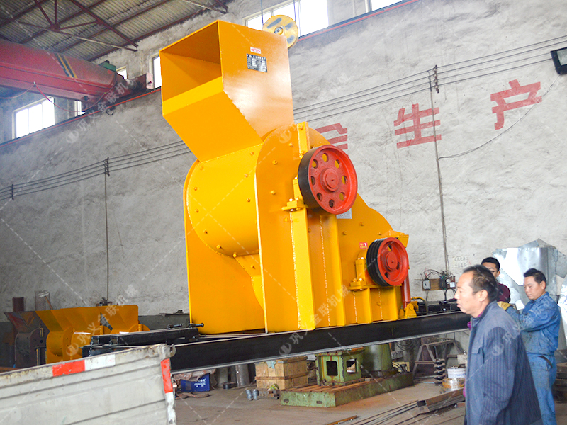 兩台800X800雙級(jí)粉碎機發貨圖片(piàn)_發(fā)往廣西南寧_破碎鐵(tiě)礦(kuàng)石 兩台800X800雙級粉碎機發貨圖片_發(fā)往廣西南寧_破碎鐵礦石