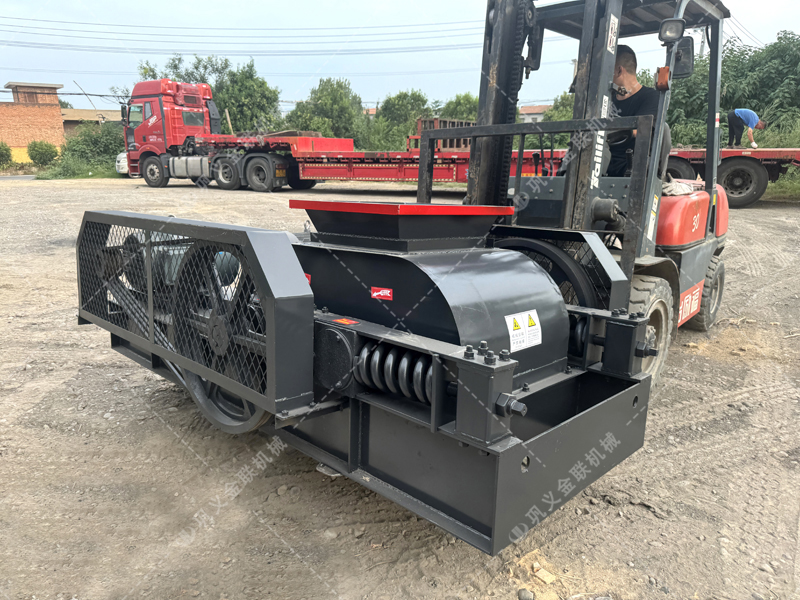 看雙齒輥破碎機如何將原料 “變廢為寶”,鑄就高利潤(rùn)顆粒塊 看雙齒輥破碎機如何將原料 “變廢為寶”,鑄就高利潤顆粒塊