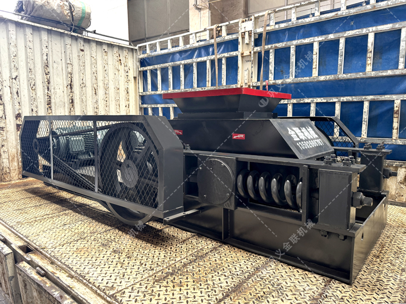 看雙齒輥破碎機如何(hé)將原料 “變廢為(wéi)寶”,鑄就高利潤顆粒塊 看雙齒輥破碎機如何將原(yuán)料 “變廢為寶”,鑄就高(gāo)利潤顆粒塊